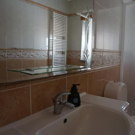 Vivenda Godinho ホームステイ *